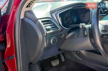 Седан Ford Fusion 2016 в 