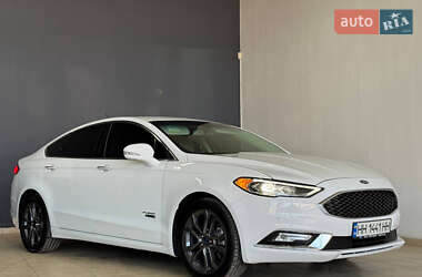 Седан Ford Fusion 2017 в 