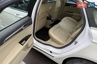 Седан Ford Fusion 2012 в 