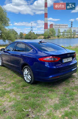 Седан Ford Fusion 2013 в 