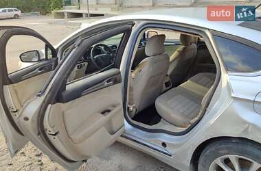 Седан Ford Fusion 2016 в 