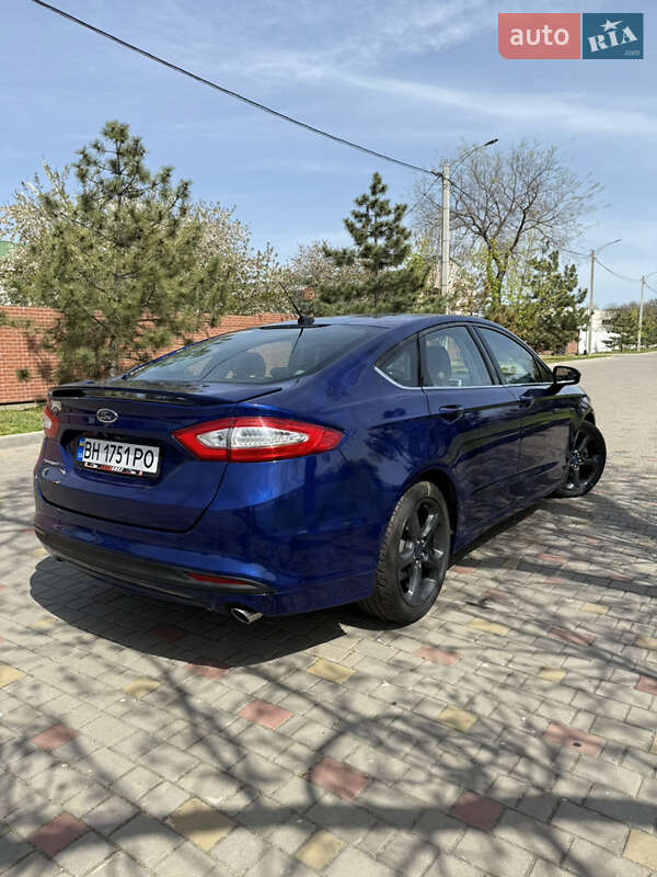 Седан Ford Fusion 2015 в Измаиле