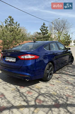 Седан Ford Fusion 2015 в 