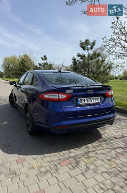 Седан Ford Fusion 2015 в 