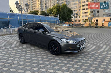 Седан Ford Fusion 2015 в 
