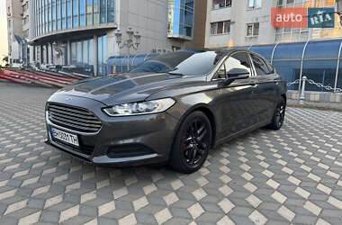 Седан Ford Fusion 2015 в 