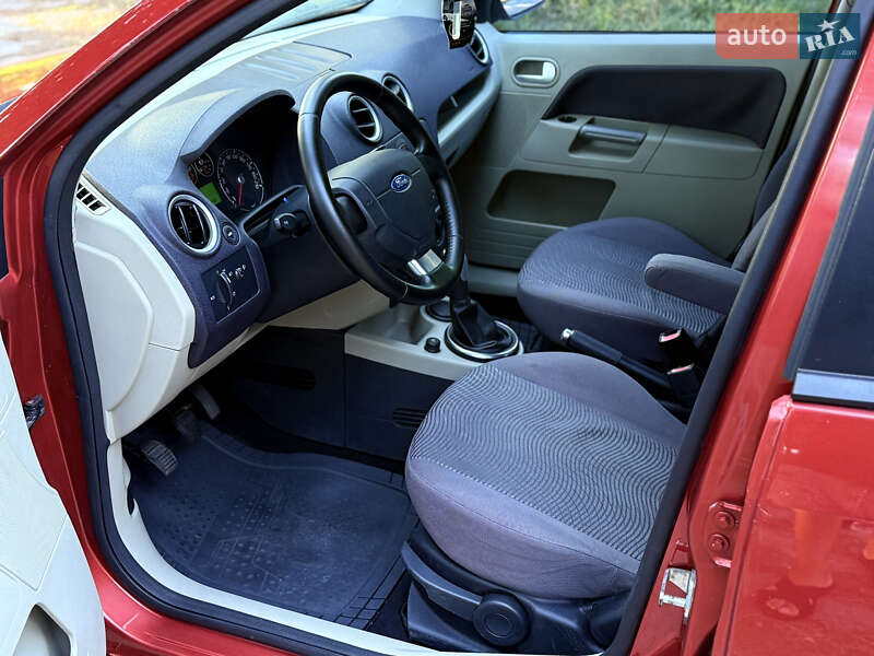 Хэтчбек Ford Fusion 2006 в Киеве