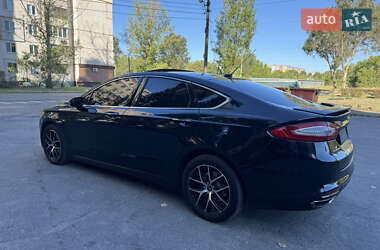 Седан Ford Fusion 2013 в 