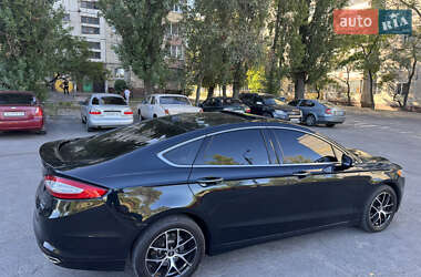 Седан Ford Fusion 2013 в 
