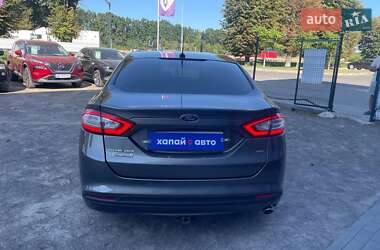 Седан Ford Fusion 2013 в 