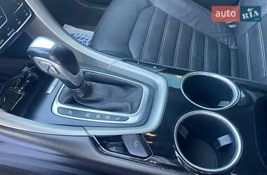 Седан Ford Fusion 2013 в 