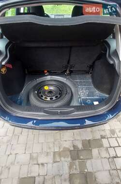 Хэтчбек Ford Fusion 2004 в 