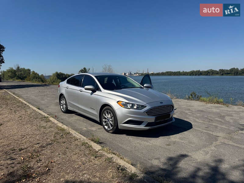 Седан Ford Fusion 2017 в Вишневому