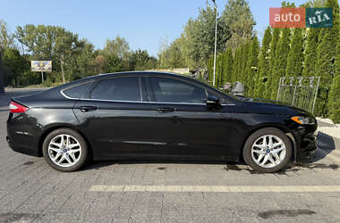 Седан Ford Fusion 2012 в 