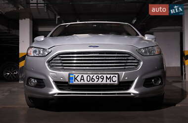 Седан Ford Fusion 2012 в 