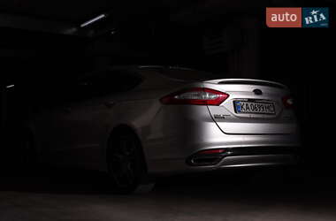 Седан Ford Fusion 2012 в 