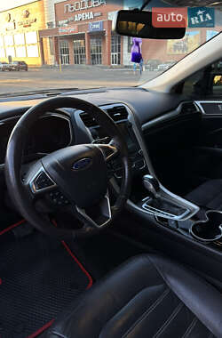 Седан Ford Fusion 2015 в 