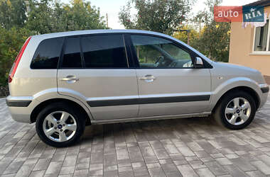 Хэтчбек Ford Fusion 2009 в 