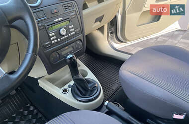 Хэтчбек Ford Fusion 2009 в 