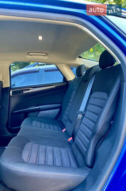 Седан Ford Fusion 2018 в 