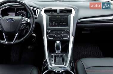 Седан Ford Fusion 2015 в 