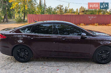 Седан Ford Fusion 2016 в 