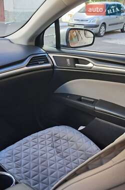 Седан Ford Fusion 2014 в 