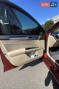 Седан Ford Fusion 2014 в 