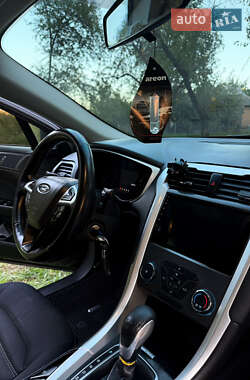 Седан Ford Fusion 2013 в 