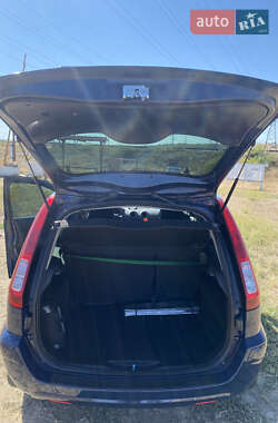 Хэтчбек Ford Fusion 2011 в 