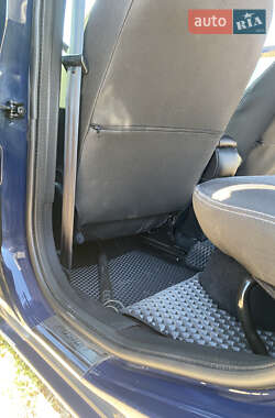 Хэтчбек Ford Fusion 2011 в 