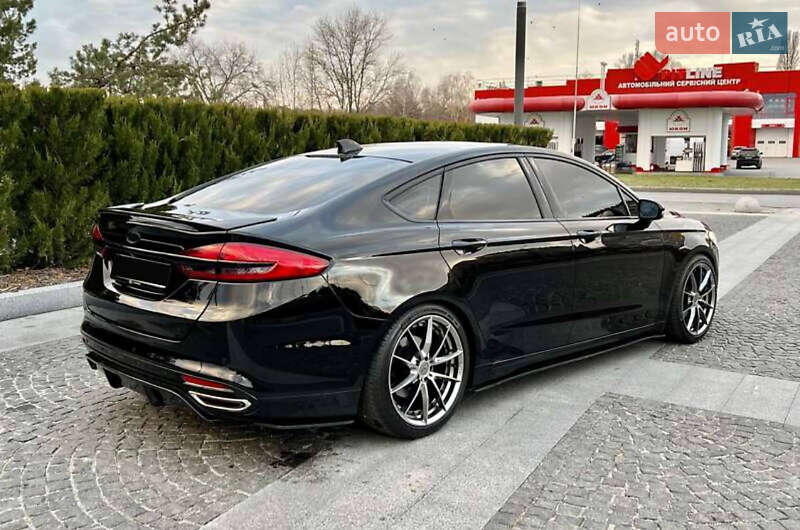 Седан Ford Fusion 2015 в Ніжині