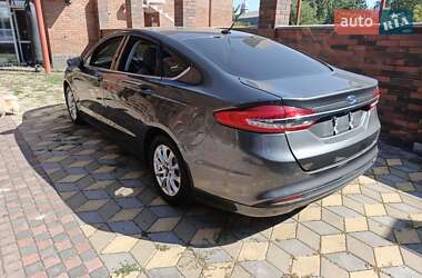 Седан Ford Fusion 2017 в 
