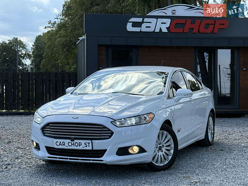 Седан Ford Fusion 2016 в 
