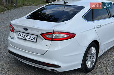 Седан Ford Fusion 2016 в 
