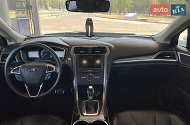 Седан Ford Fusion 2015 в 