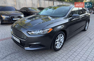 Седан Ford Fusion 2016 в 