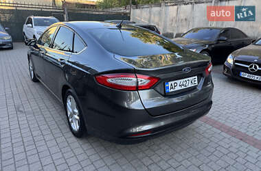 Седан Ford Fusion 2016 в 