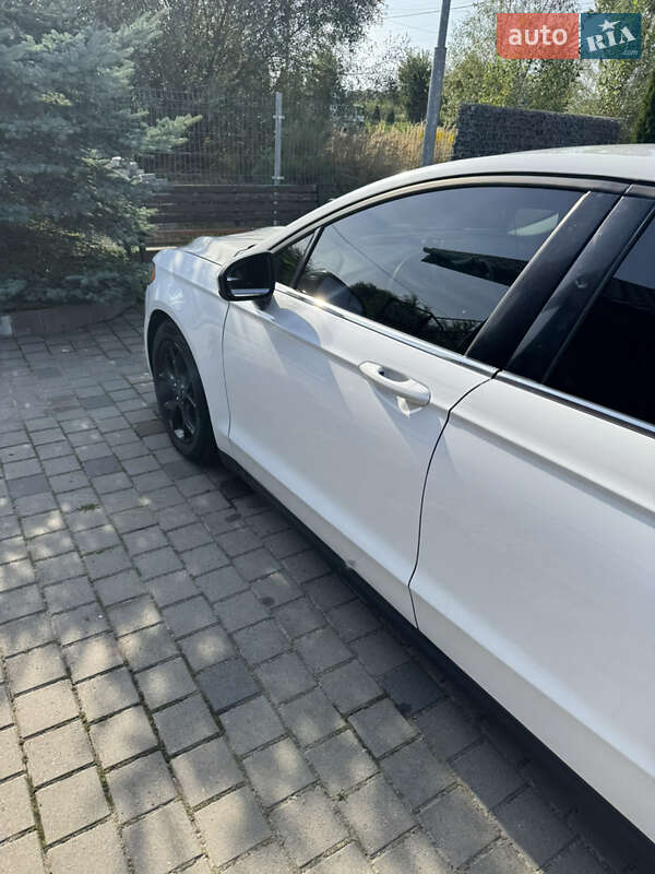 Седан Ford Fusion 2015 в Рудки