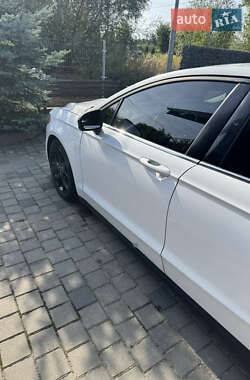 Седан Ford Fusion 2015 в 