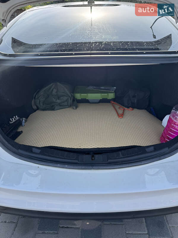 Седан Ford Fusion 2015 в Рудки