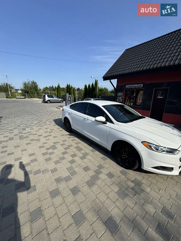 Седан Ford Fusion 2015 в Рудки