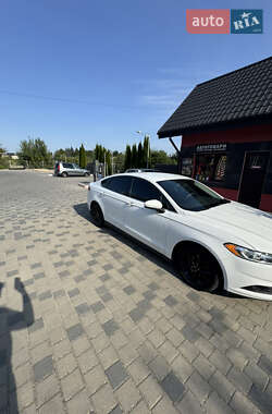 Седан Ford Fusion 2015 в 