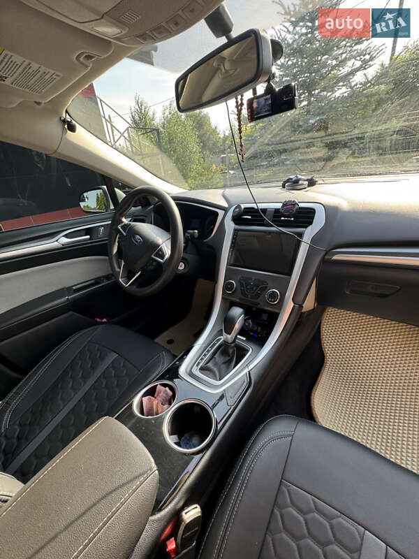 Седан Ford Fusion 2015 в Рудки