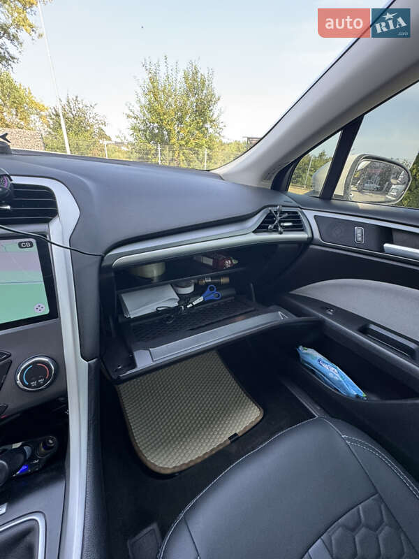 Седан Ford Fusion 2015 в Рудки