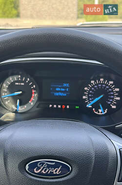 Седан Ford Fusion 2015 в 