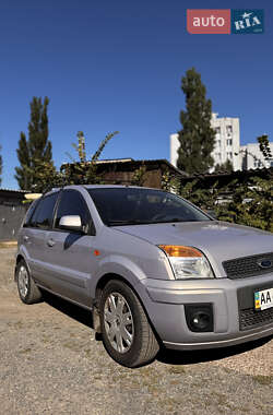 Хетчбек Ford Fusion 2011 в 