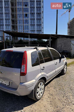 Хетчбек Ford Fusion 2011 в 