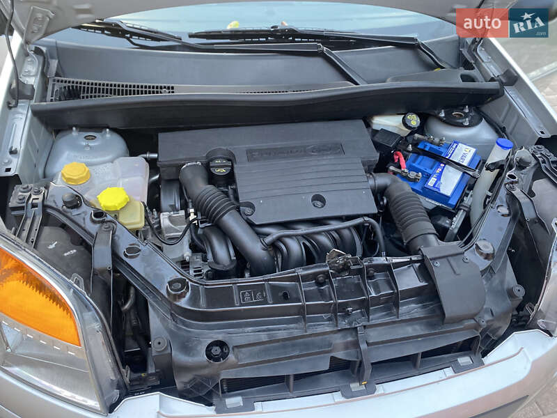 Хэтчбек Ford Fusion 2008 в Виннице