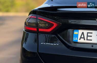 Седан Ford Fusion 2016 в 